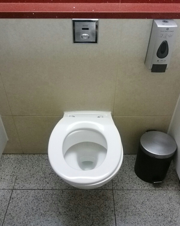 トイレについて 香港国際空港のトイレ