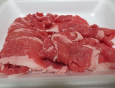 牛肉とさつまいもの炒め　材料①