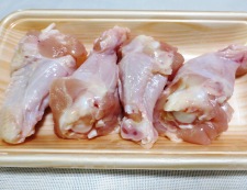 鶏手羽のタイム風味グリル　材料①