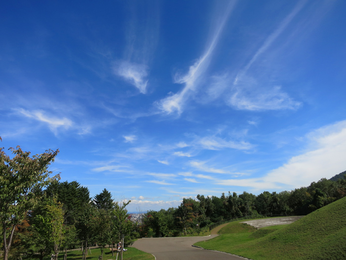旭山記念公園　秋の雲