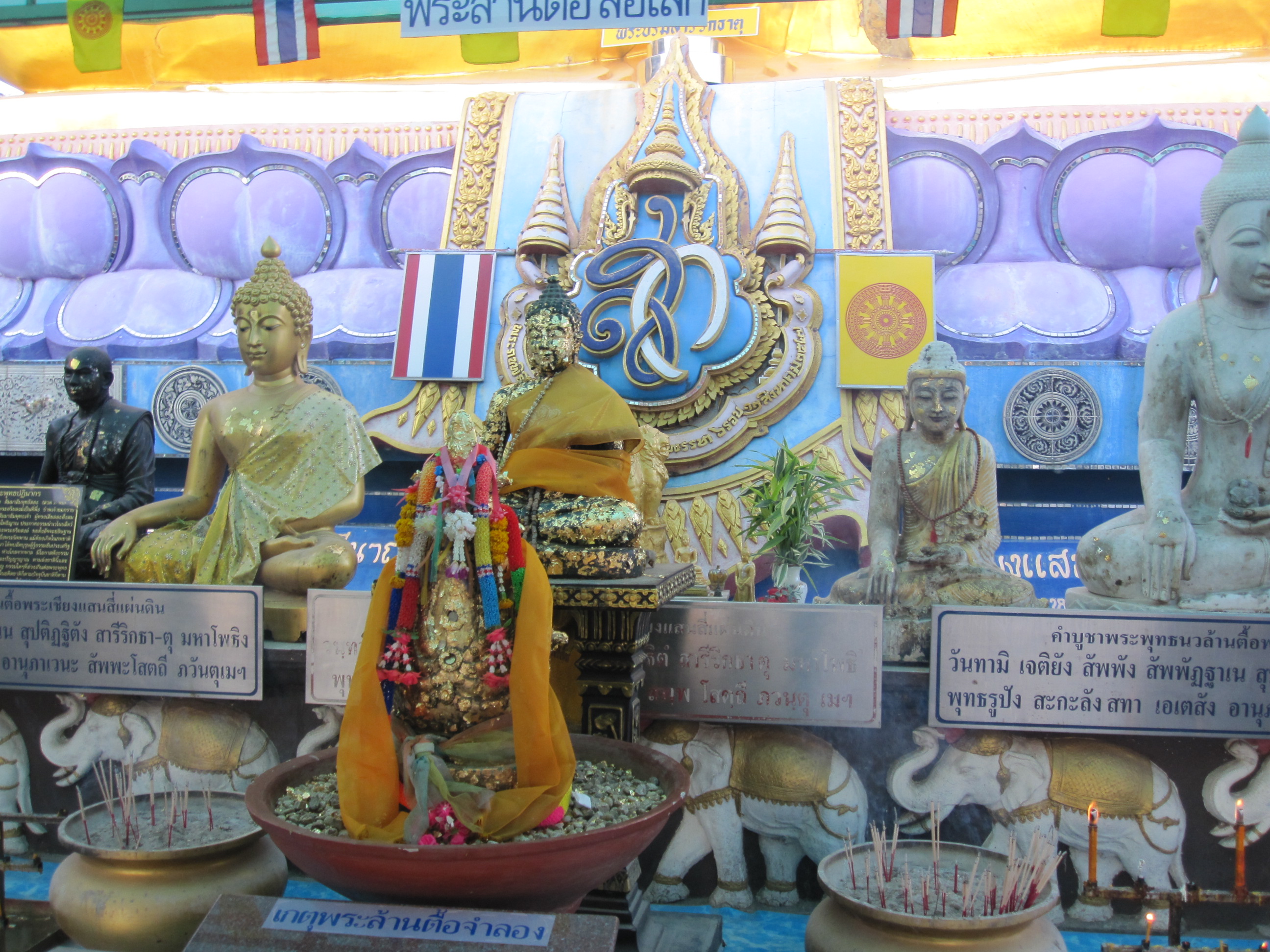 タイで自在にロングステイ・長期滞在 黄金色の仏像＠ゴールデン 