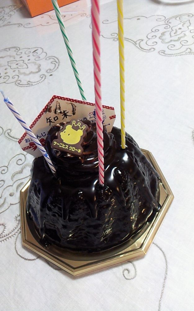 ケーニヒス クローネの濃厚チョコレートケーキで ハッピーバースデー 大阪 奈良グルメのブログ ミシュランごっこ